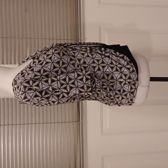 4/$40 Floral Top With Attached Camisole - Size Medium - Picture 3 of 5